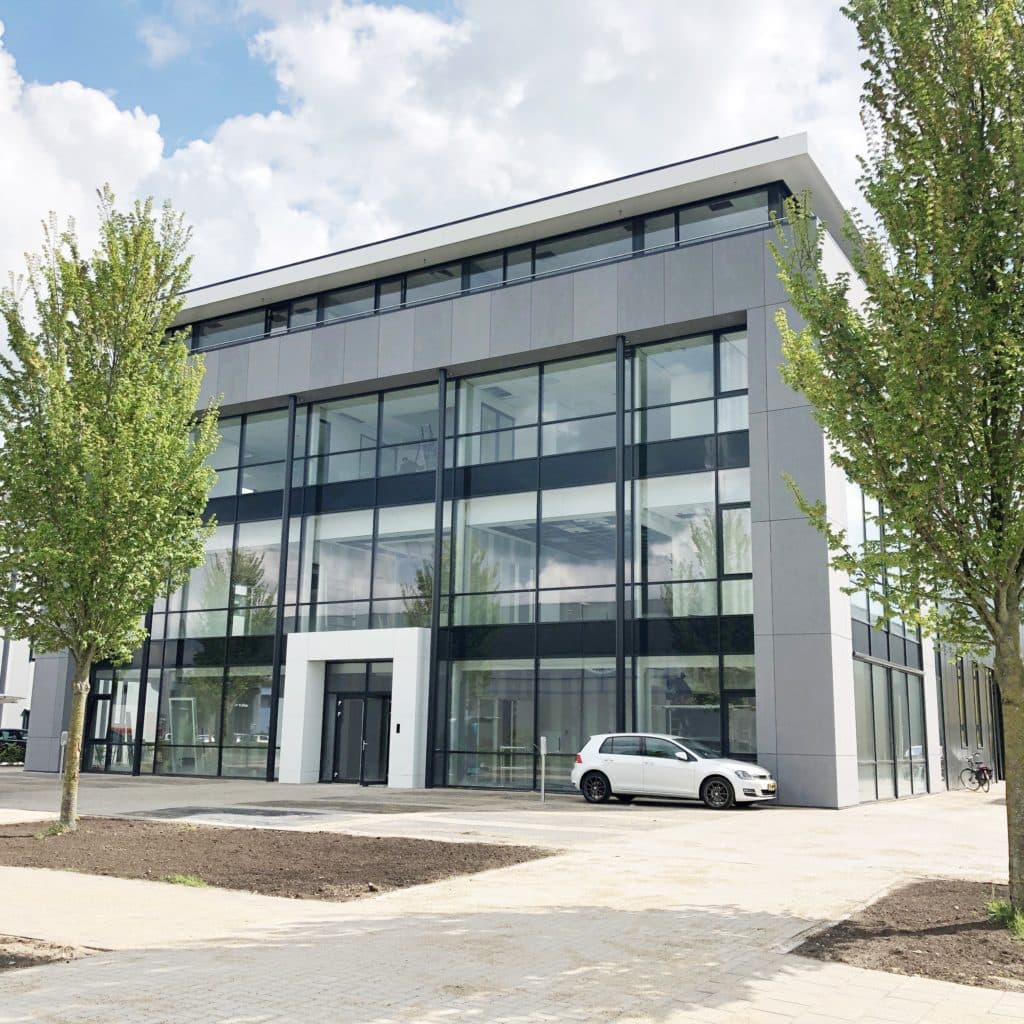 The Textielimporteur.nl office building at Ravelijn 10 in Veenendaal